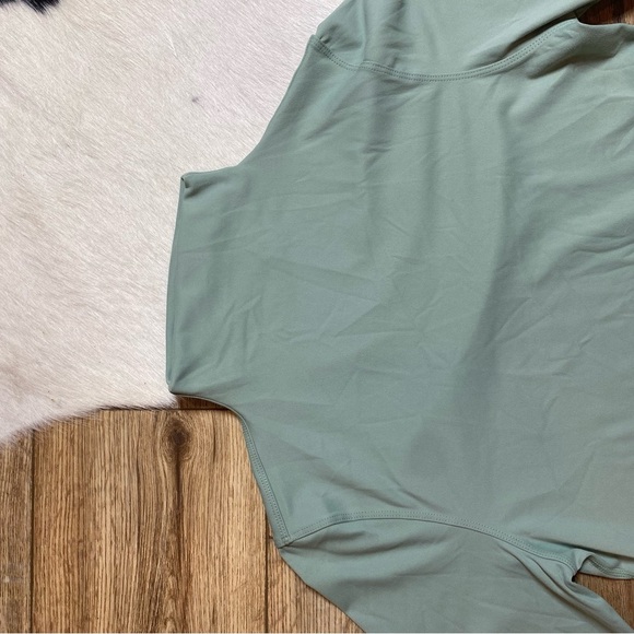 Yogalicious Women's Long Sleeve Tech Top - Picture 5 of 6